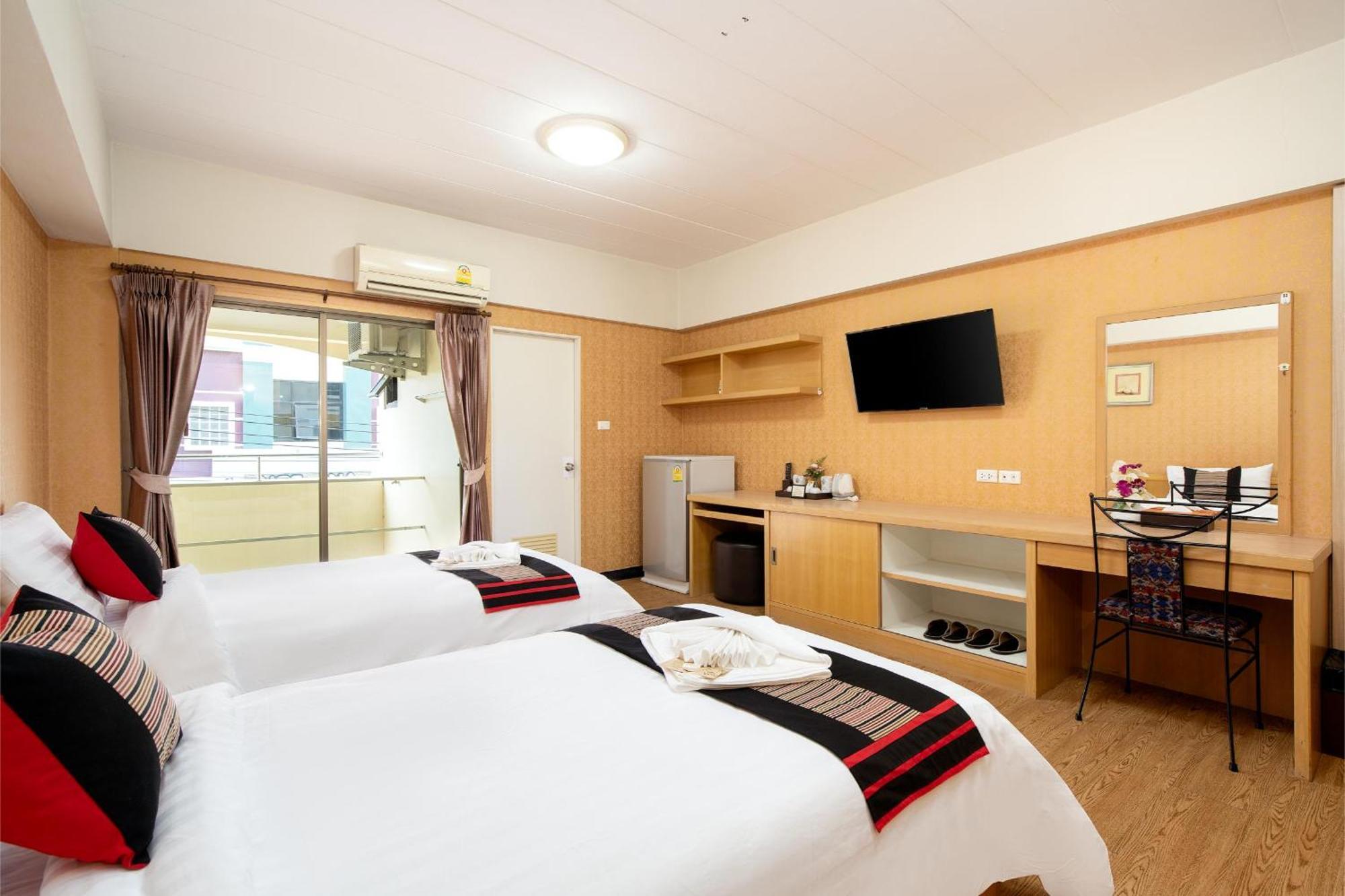P-Park Hotel Bangkok Exterior photo