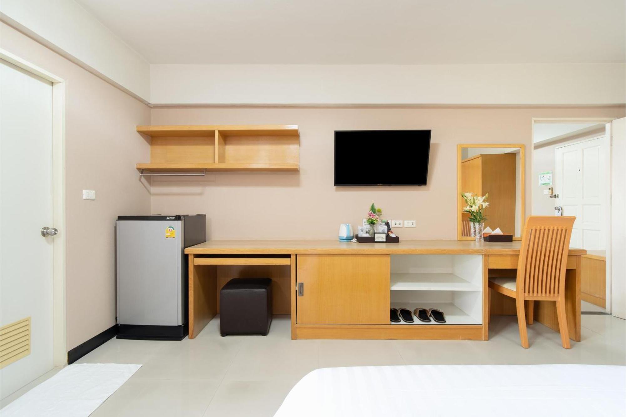 P-Park Hotel Bangkok Exterior photo